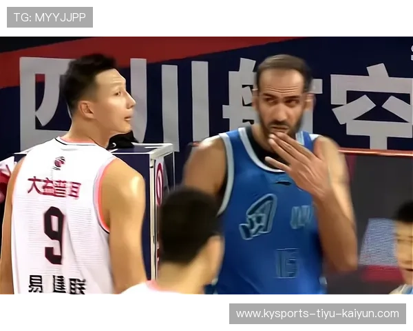 广东队篮下突破连续得分 广东队篮下突破连续得分